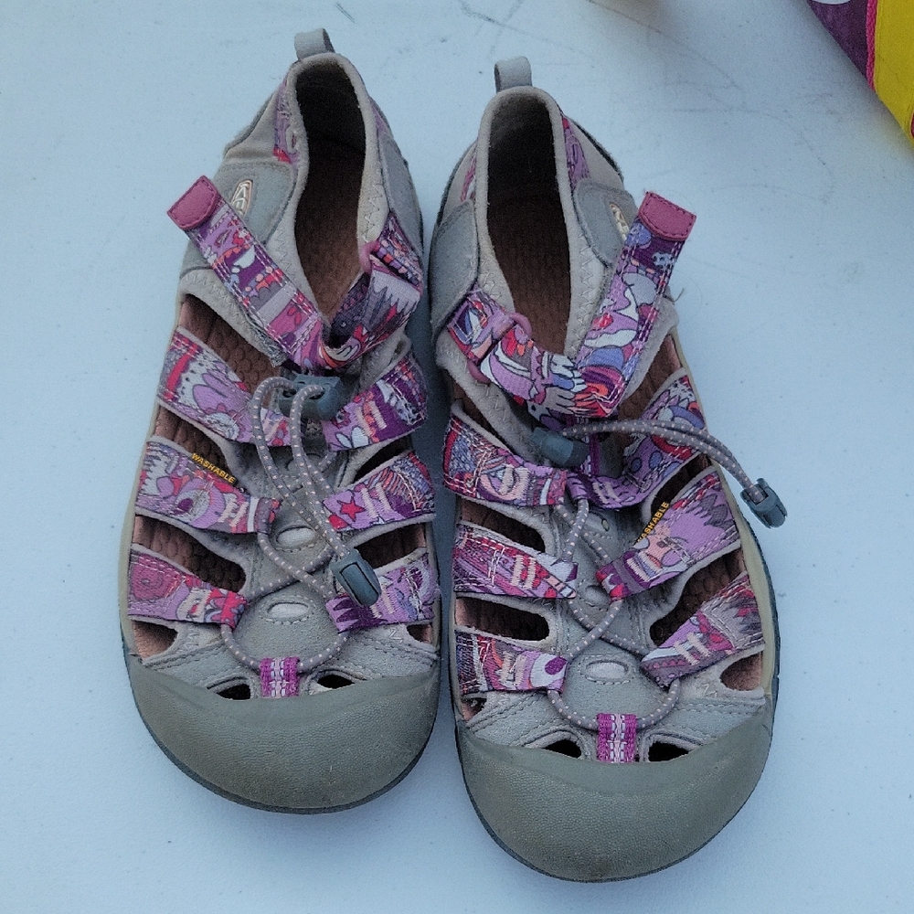 Keen Women's Sandals in Pink and Gray